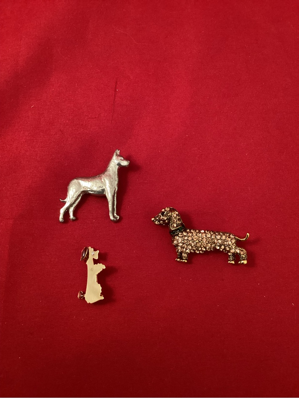 3 Dog Brooch Set